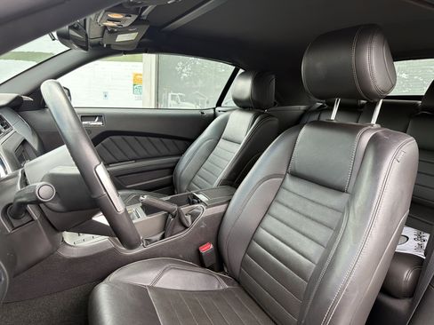 Used 2014 Ford Mustang GT Premium w/ Comfort Package RWD image 10