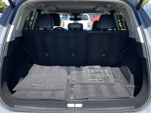 Certified 2025 Nissan Rogue SL w/ SL Premium Package FWD image 13