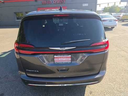 Used 2023 Chrysler Pacifica Touring-L FWD image 25