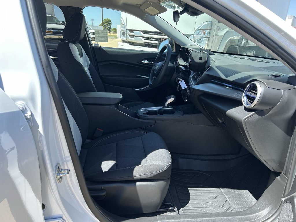 Certified 2026 Chevrolet Trax LS FWD image 26