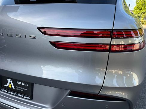 Used 2024 Genesis Electrified GV70 image 16