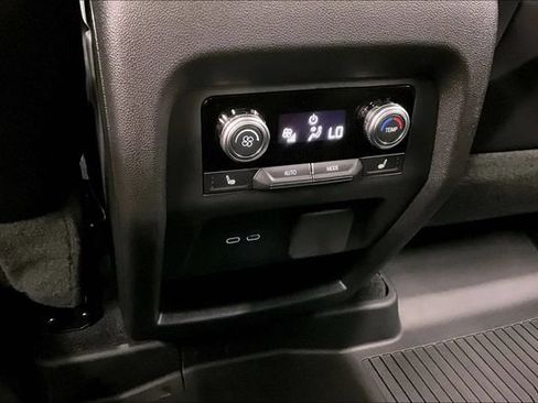 Used 2025 GMC Acadia AT4 w/ Luxury Package AWD/4WD image 34