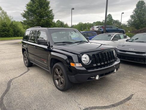 Used 2017 Jeep Patriot 75th Anniversary w/ Power Value Group AWD/4WD image 1