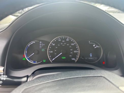 Used 2015 Lexus CT 200h w/ Seat Comfort Package image 19