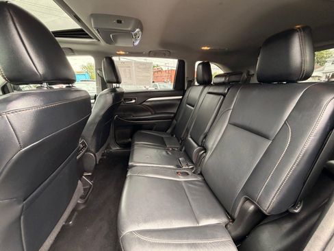 Used 2018 Toyota Highlander XLE w/ Protection Package #3 AWD/4WD image 25