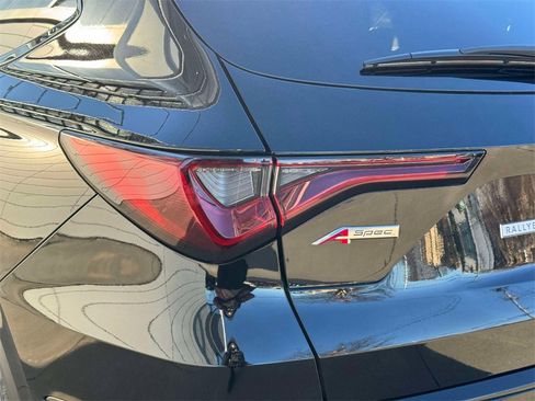 Used 2023 Acura MDX A-Spec image 9