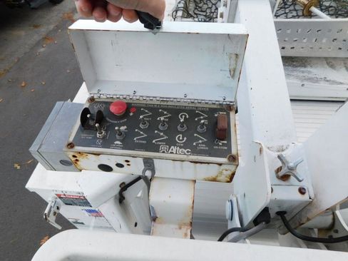 Used 2011 Ford F550 2WD Regular Cab Super Duty w/ PWR Equipment Group image 31