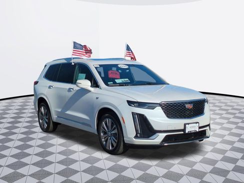 Certified 2024 Cadillac XT6 Premium Luxury w/ Technology Package AWD/4WD image 3