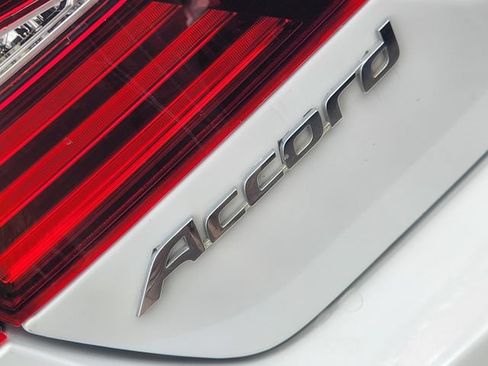 Used 2016 Honda Accord LX image 12