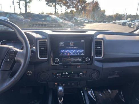 Used 2023 Nissan Frontier SV w/ SV Convenience Package image 16