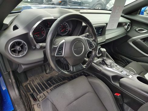 Used 2018 Chevrolet Camaro LT RWD image 9