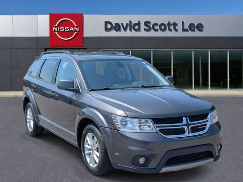 Used 2019 Dodge Journey SE w/ Premium Group FWD image 3