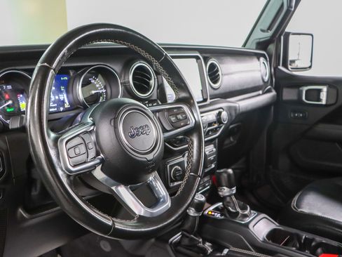 Used 2021 Jeep Wrangler Unlimited Sahara image 24