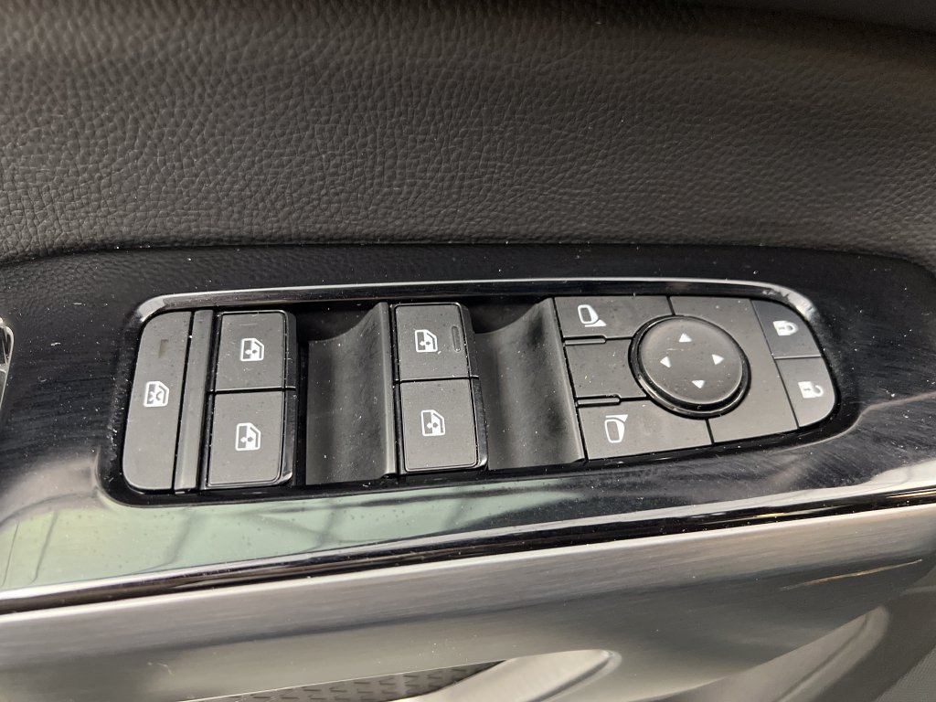 Used 2026 Nissan Pathfinder SL FWD image 15