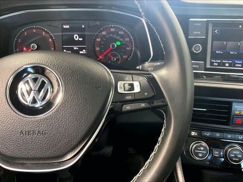 Used 2021 Volkswagen Jetta SE w/ SE Cold Weather Package image 23