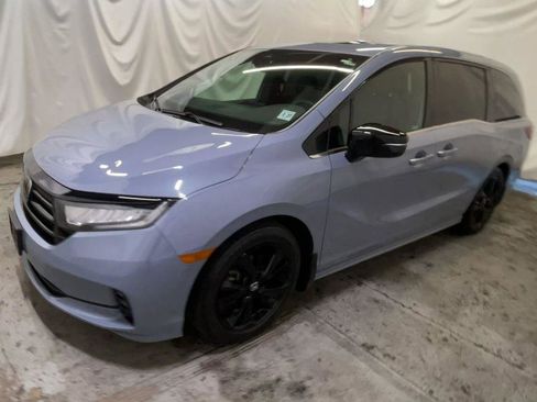 Used 2023 Honda Odyssey Sport image 4