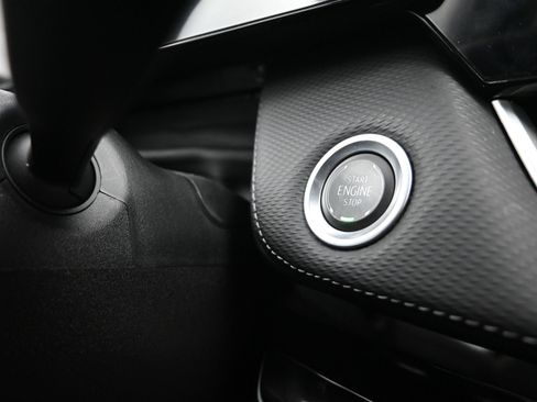 Used 2025 Chevrolet Equinox LT w/ Safety and Technology Package image 17