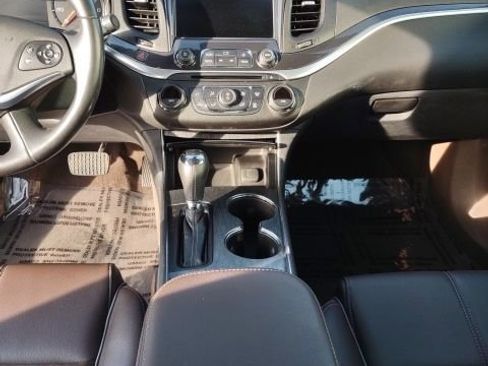 Used 2014 Chevrolet Impala LT image 13