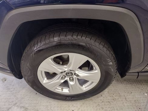 Used 2019 Toyota RAV4 XLE w/ Convenience Package AWD/4WD image 6