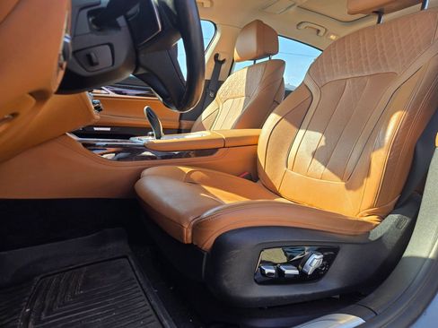 Used 2018 BMW 740e xDrive w/ Executive Package image 10