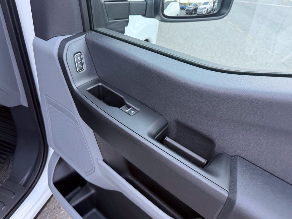 New 2025 Ford F350 XL w/ 360-Degree Camera Package RWD image 31