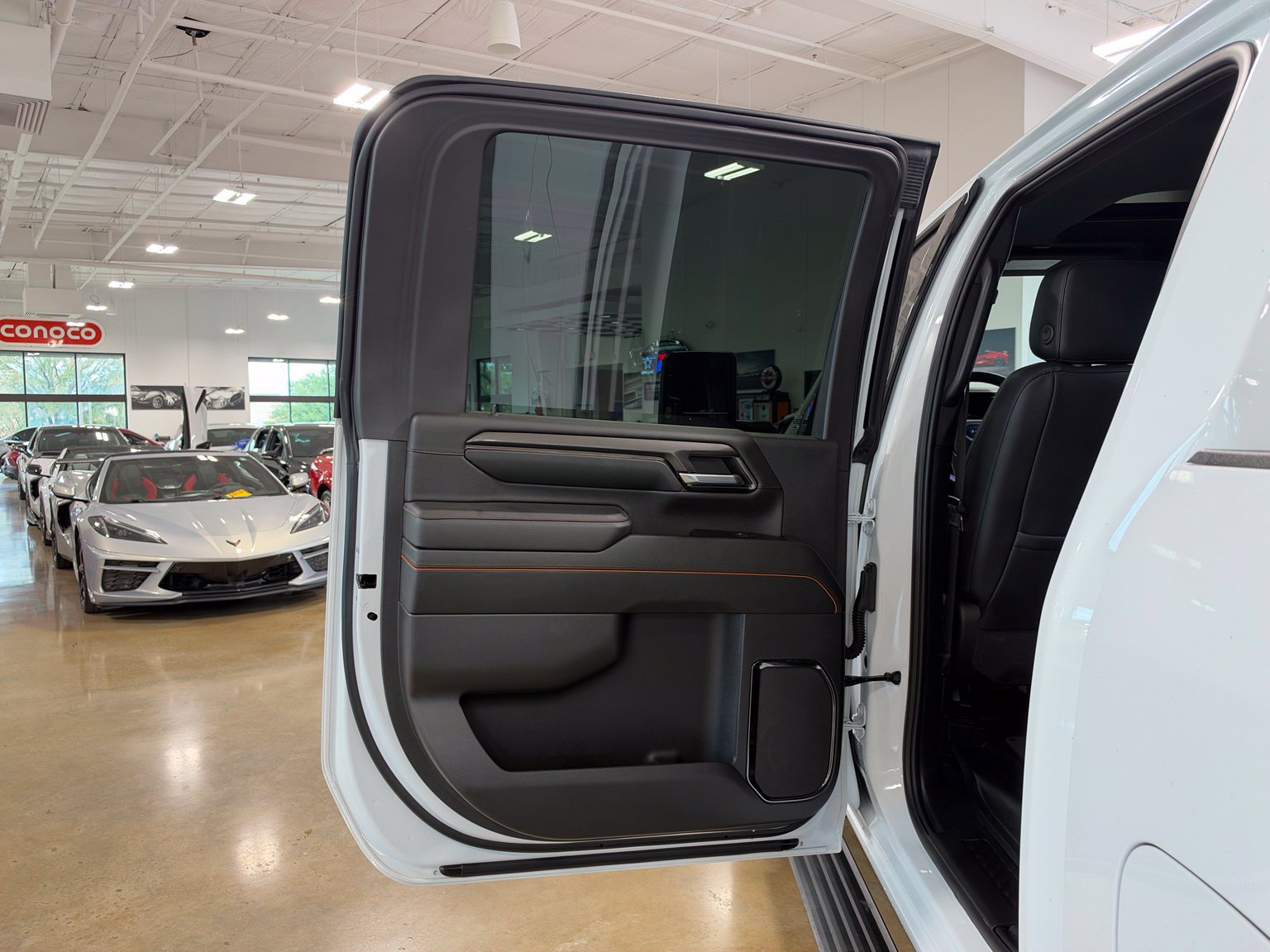 Used 2024 GMC Sierra 2500 AT4 w/ AT4 Premium Plus Package AWD/4WD image 34