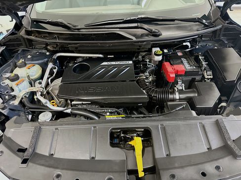 Used 2023 Nissan Rogue SV image 33