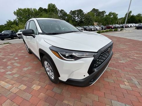 Used 2023 Toyota Corolla Cross L FWD image 18
