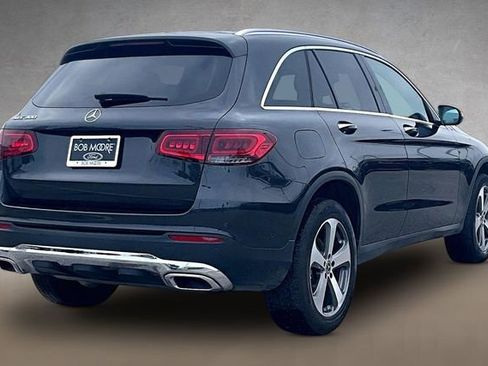 Used 2022 Mercedes-Benz GLC 300 image 2