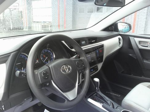 Used 2018 Toyota Corolla LE w/ Body Protection Package image 21