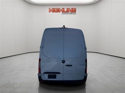 Used 2025 Mercedes-Benz Sprinter 2500 image 6