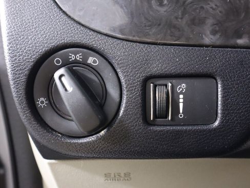 Used 2018 Dodge Grand Caravan SE FWD image 10