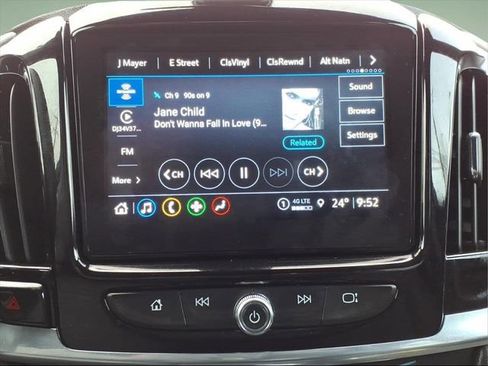 Used 2023 Chevrolet Traverse LT image 18