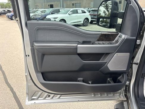 Used 2024 Ford F250 Lariat w/ Lariat Ultimate Package AWD/4WD image 10
