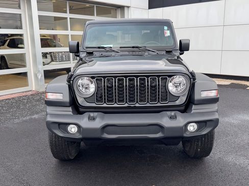Used 2025 Jeep Wrangler Sport image 10