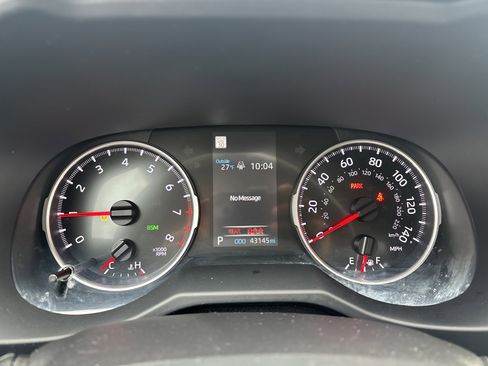 Used 2021 Toyota RAV4 XLE image 21