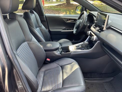 Used 2022 Toyota RAV4 XSE AWD/4WD image 33