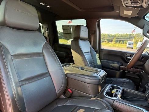 Used 2022 GMC Sierra 3500 Denali w/ Denali Ultimate Package AWD/4WD image 16