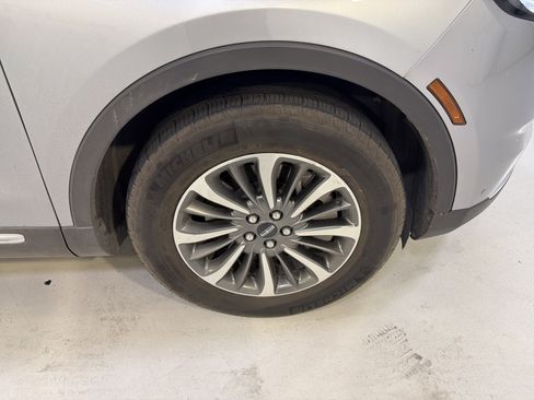 Used 2023 Lincoln Nautilus AWD w/ Premium Package image 13