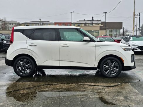Used 2021 Kia Soul S image 9