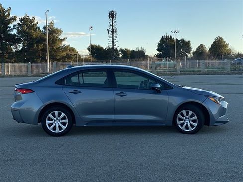 Used 2024 Toyota Corolla LE image 4