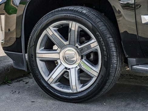 Used 2017 Cadillac Escalade Luxury image 63