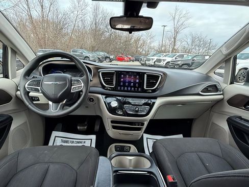 Used 2017 Chrysler Pacifica Touring Plus image 29