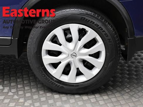 Used 2019 Nissan Rogue S image 8