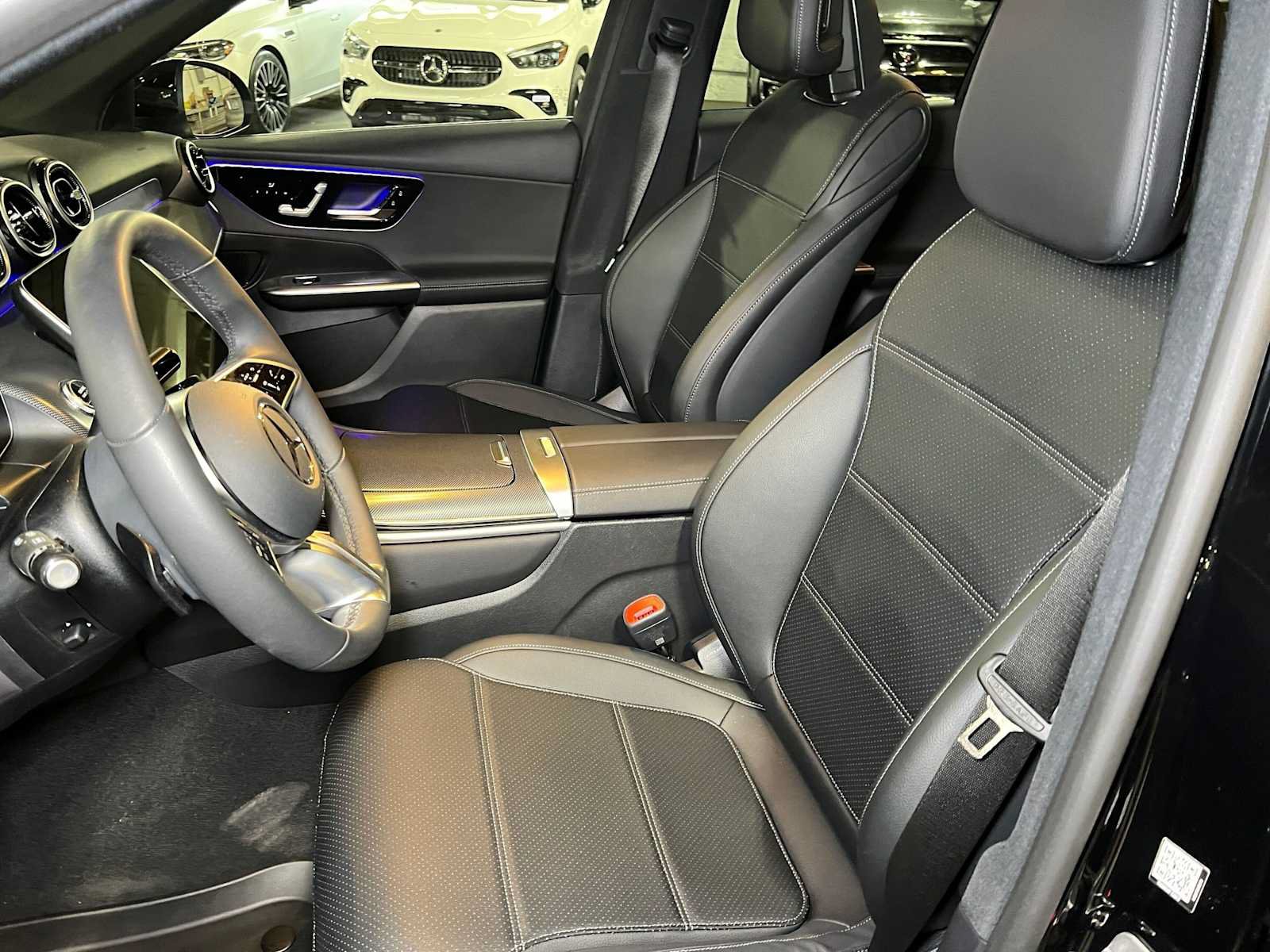 Used 2026 Mercedes-Benz GLC 300 4MATIC image 25