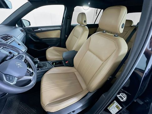 Used 2024 Volkswagen Tiguan SE w/ Panoramic Sunroof Package FWD image 13