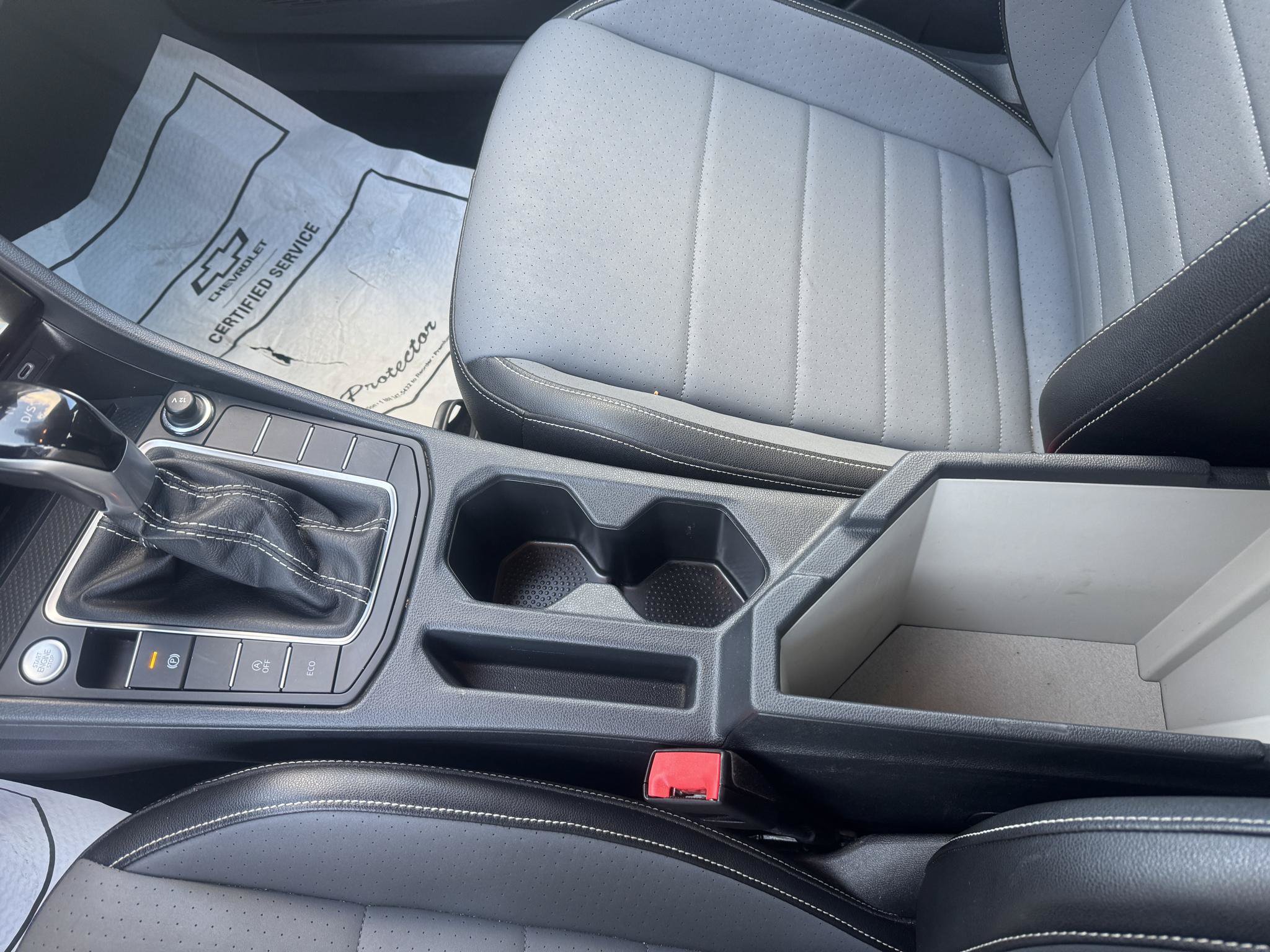 Used 2025 Volkswagen Jetta SE FWD image 20