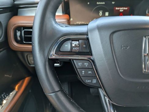 Used 2023 Lincoln Nautilus Reserve image 14