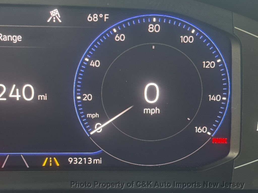 Used 2019 Volkswagen Jetta SEL w/ Cold Weather Package FWD image 38