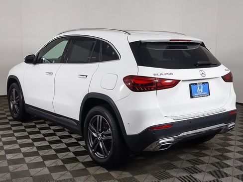 Used 2025 Mercedes-Benz GLA 250 4MATIC image 9
